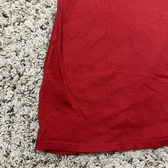 Guess Sequin Logo Triangle Red Baby Tee Women’s Size Medium T-Shirt Y2K - Picture 11 of 14